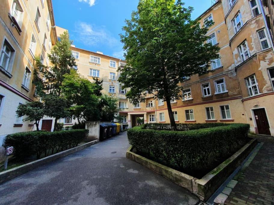 Lovely & Unique Apt In The Historic Center. Bratislava Exterior foto